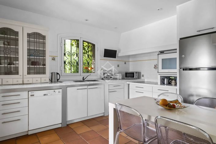 Image No.5-4 Bed House for sale