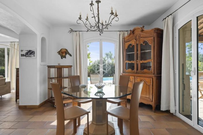 Image No.6-4 Bed House for sale