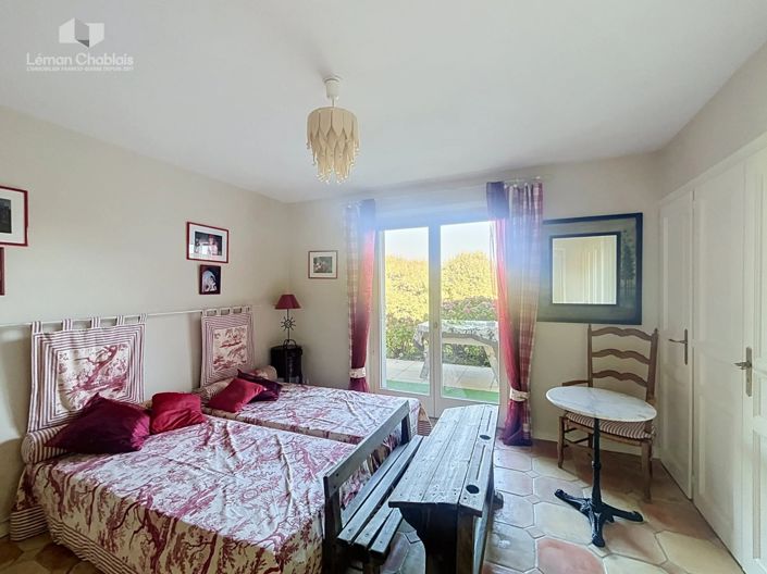 Image No.16-7 Bed House for sale