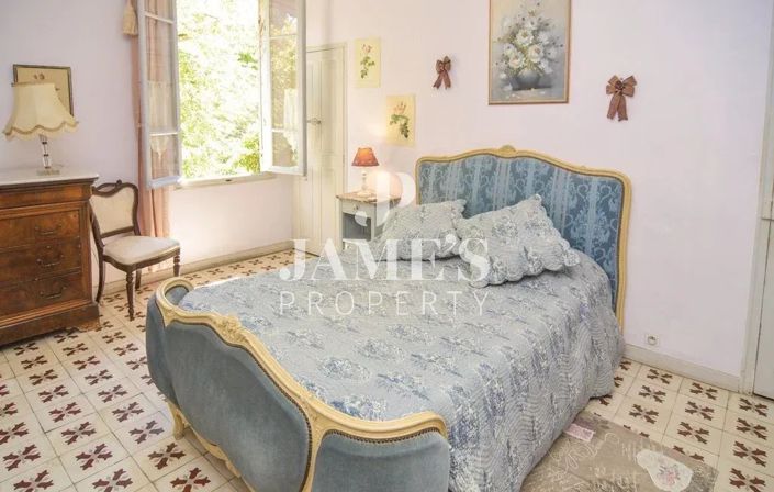 Image No.8-3 Bed House for sale