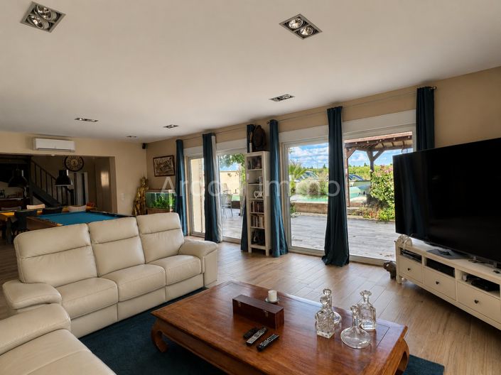 Image No.6-4 Bed House for sale