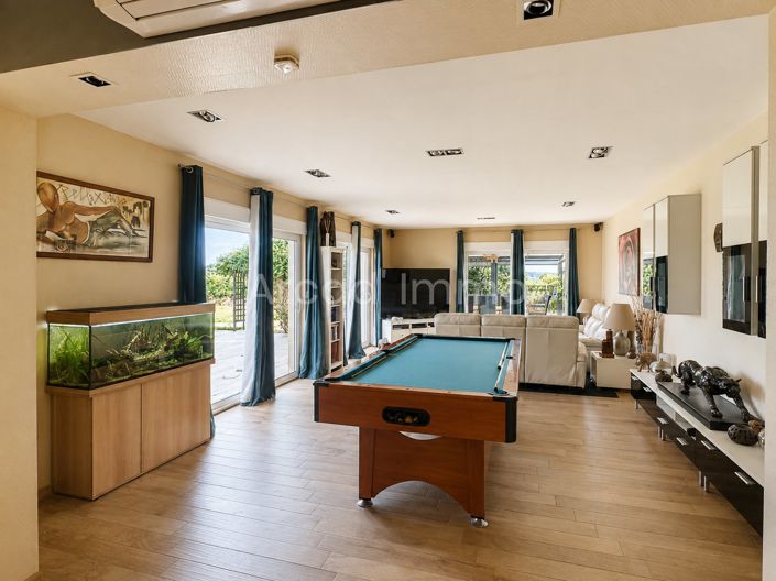 Image No.7-4 Bed House for sale
