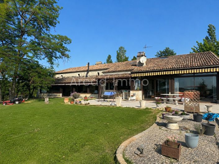 Image No.10-5 Bed House for sale
