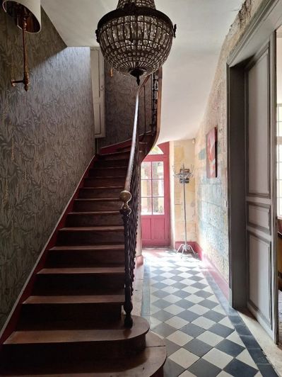Image No.6-5 Bed House for sale