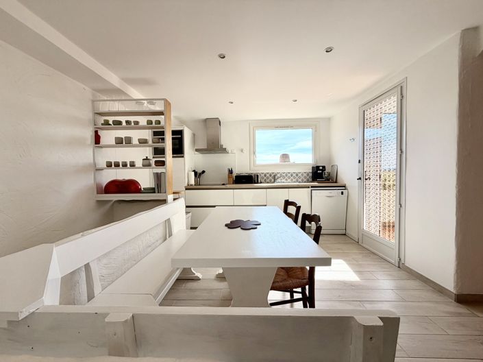 Image No.8-3 Bed House for sale