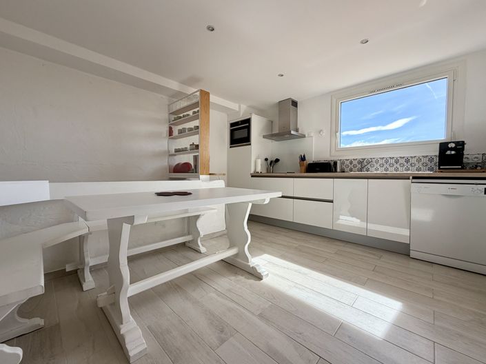 Image No.9-3 Bed House for sale