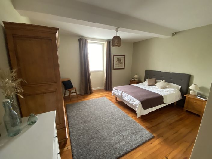 Image No.5-5 Bed House for sale