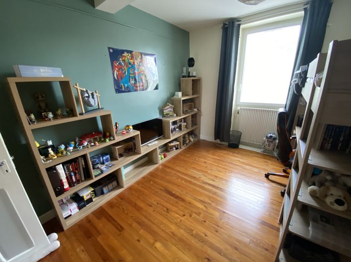 Image No.9-5 Bed House for sale