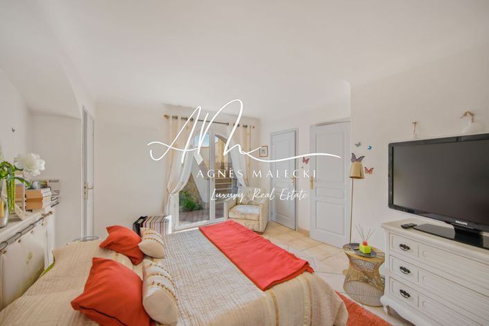 Image No.13-4 Bed House for sale