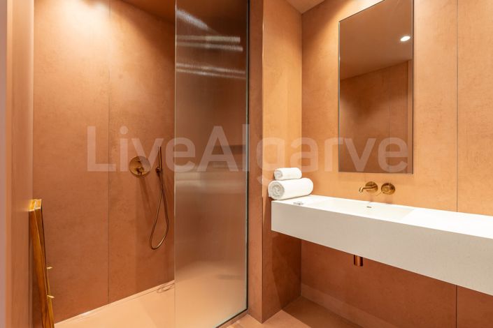 Image No.32-2 Bed Apartment for sale
