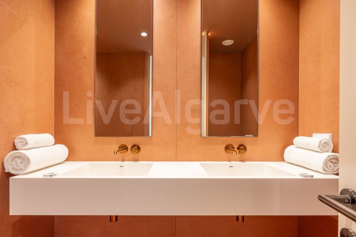 Image No.33-2 Bed Apartment for sale