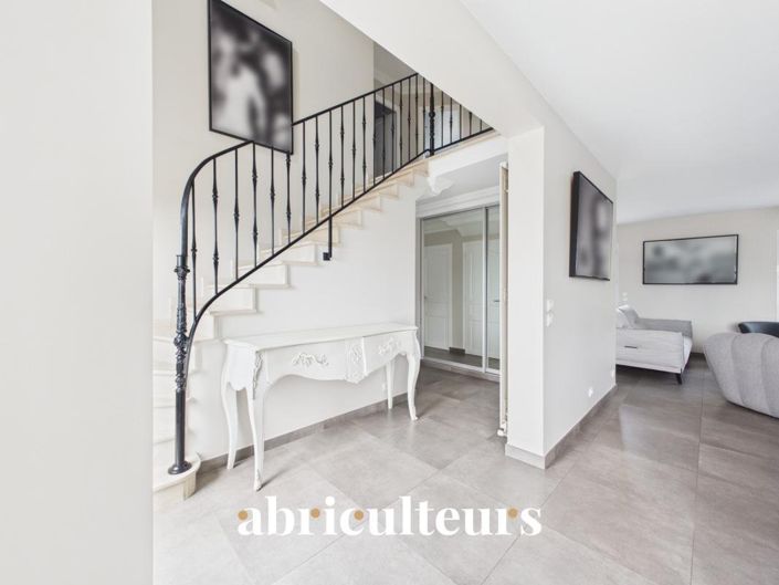Image No.9-4 Bed House for sale
