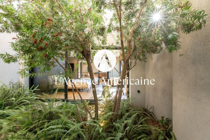 Image No.19-5 Bed Property for sale