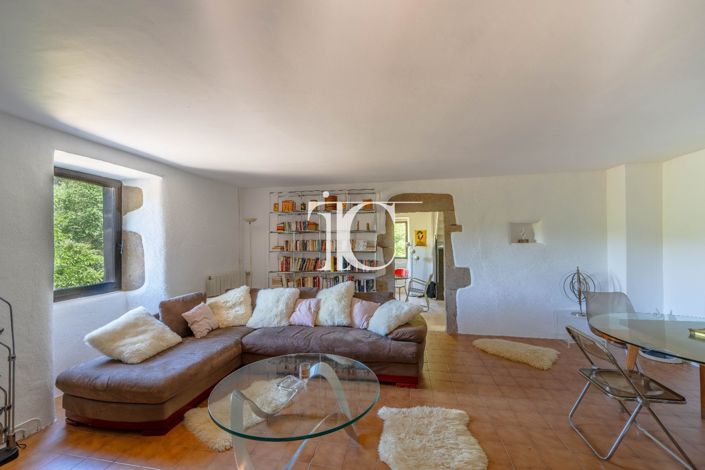 Image No.5-7 Bed House for sale