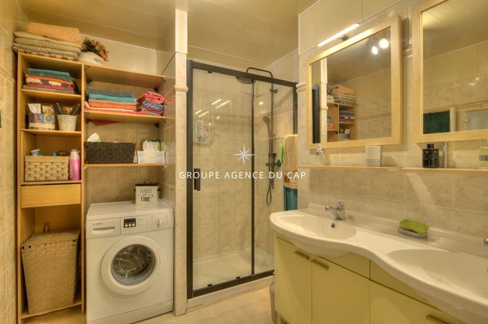 Image No.10-7 Bed House for sale