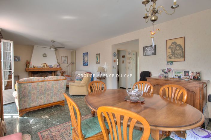 Image No.15-7 Bed House for sale