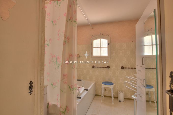 Image No.16-7 Bed House for sale