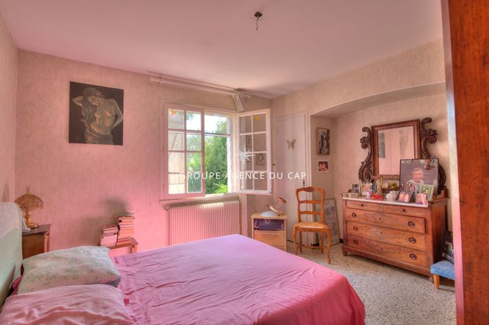 Image No.17-7 Bed House for sale