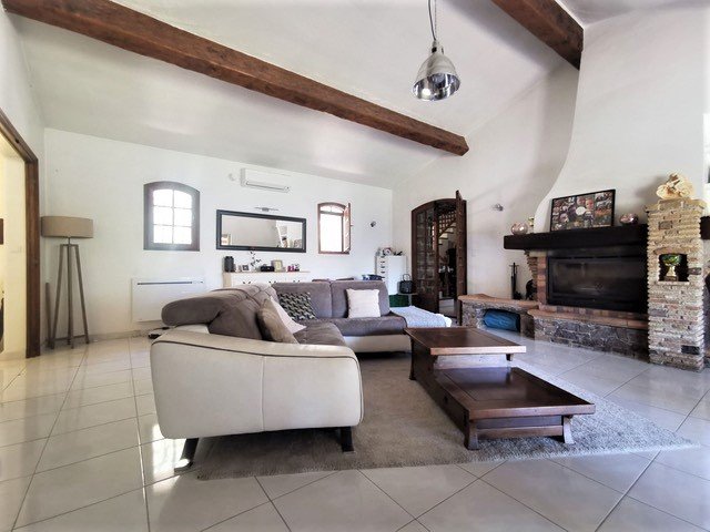 Image No.5-5 Bed House for sale