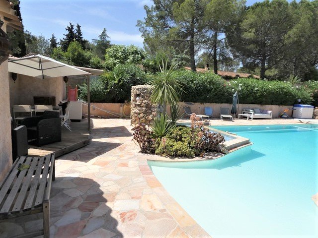 Image No.8-5 Bed House for sale