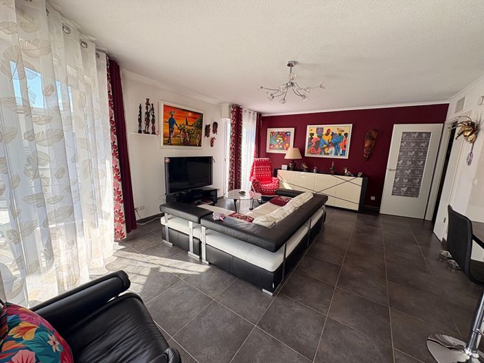 Image No.3-3 Bed Apartment for sale