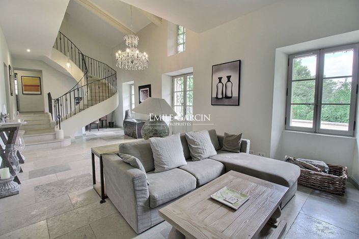 Image No.5-6 Bed House for sale