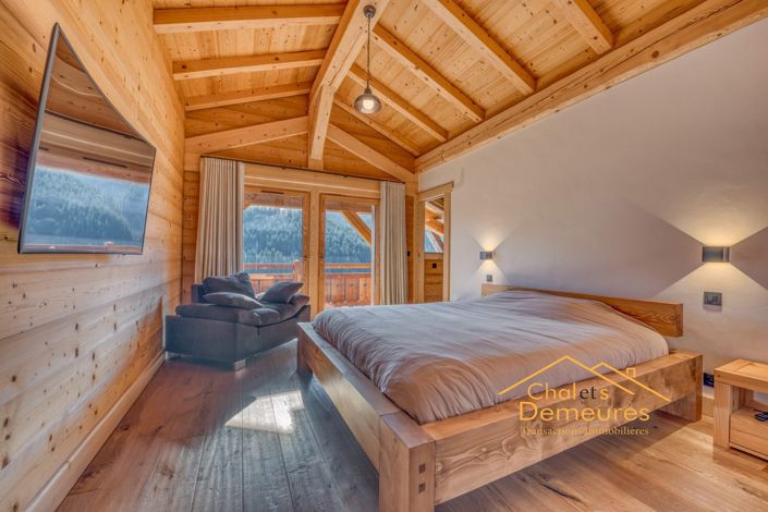 Image No.18-4 Bed House for sale