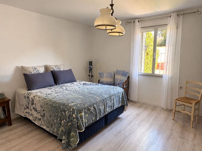 Image No.10-3 Bed House for sale