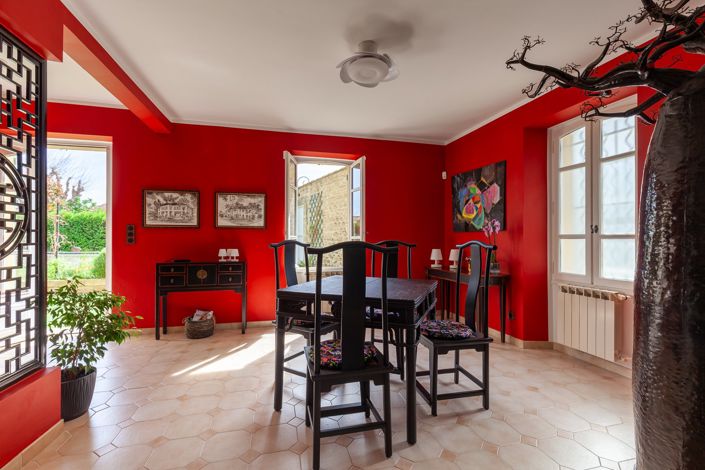 Image No.8-5 Bed House for sale