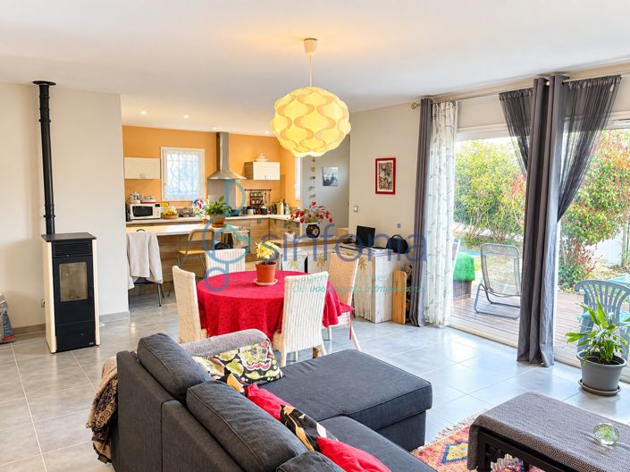 Image No.2-3 Bed House for sale