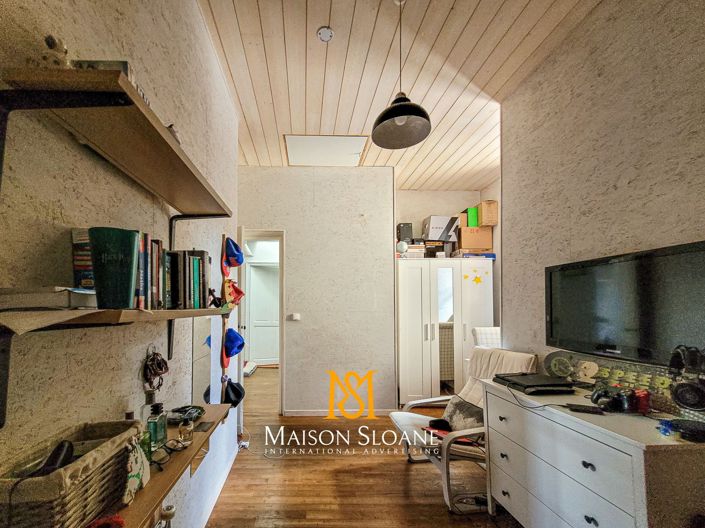 Image No.17-5 Bed House for sale