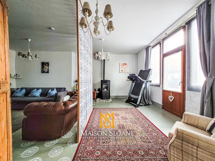Image No.7-5 Bed House for sale