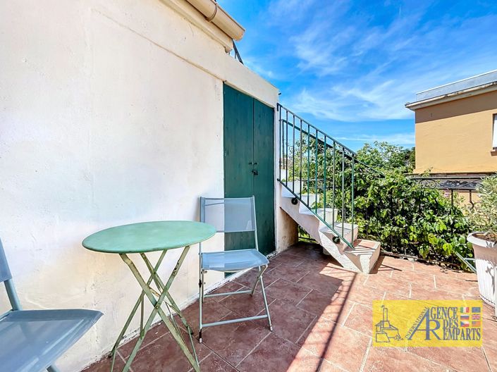 Image No.10-2 Bed House for sale