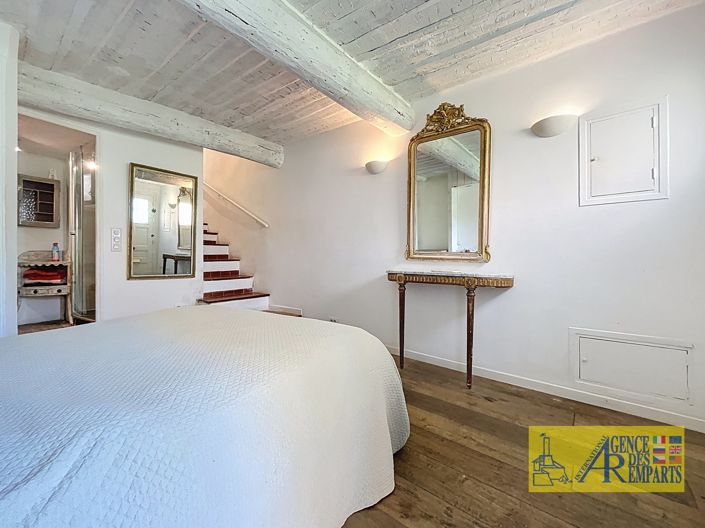 Image No.17-2 Bed House for sale
