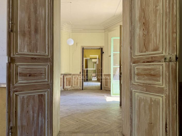 Image No.7-10 Bed House for sale