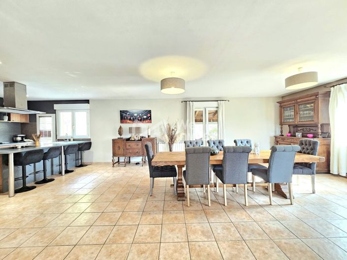 Image No.10-3 Bed House for sale
