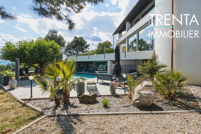 Image No.2-6 Bed Property for sale