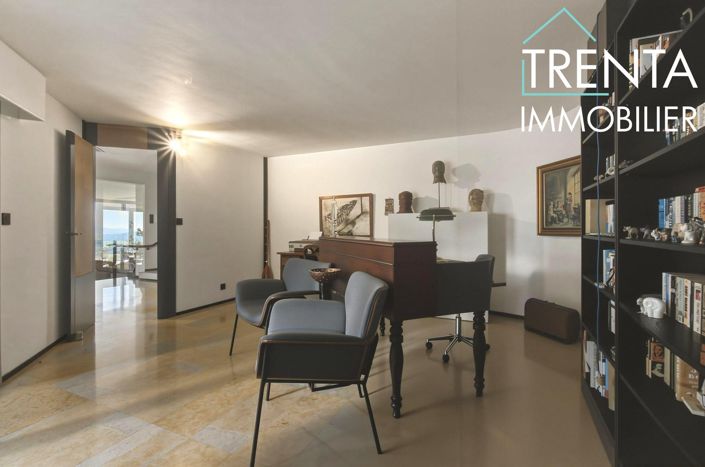 Image No.20-6 Bed Property for sale