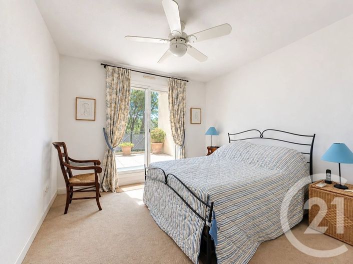 Image No.10-3 Bed House for sale