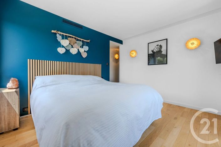 Image No.17-3 Bed House for sale