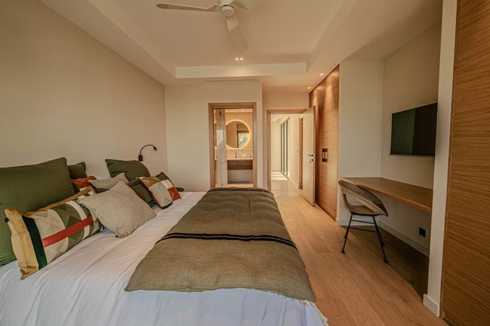 Image No.16-5 Bed House for sale