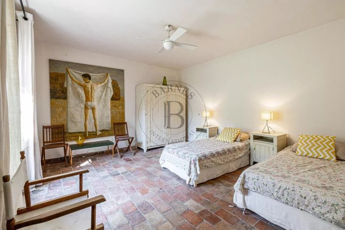 Image No.14-4 Bed House for sale