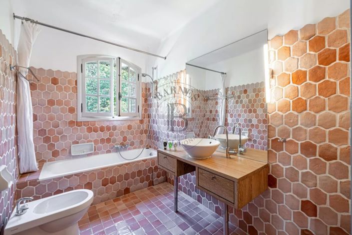 Image No.15-4 Bed House for sale