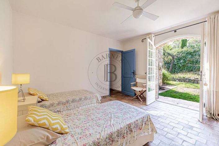 Image No.16-4 Bed House for sale