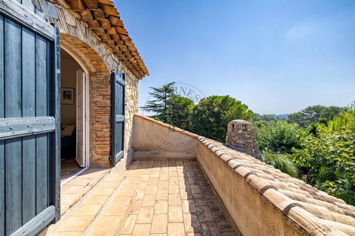 Image No.20-4 Bed House for sale