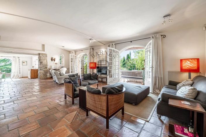 Image No.4-4 Bed House for sale