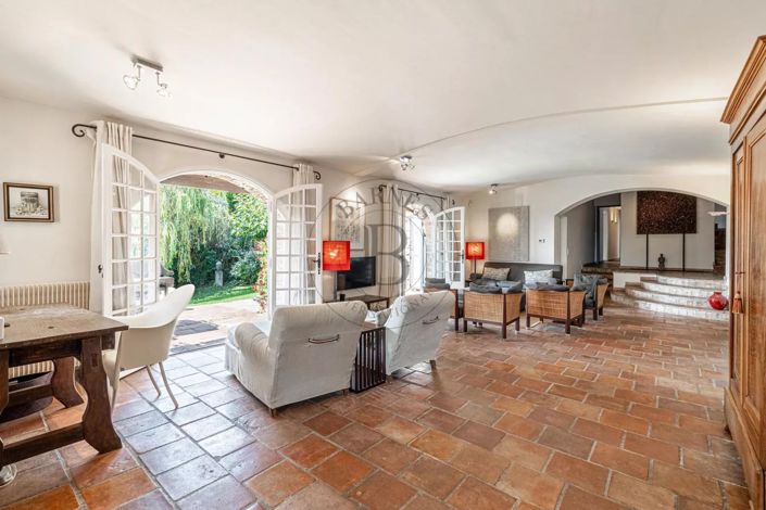 Image No.5-4 Bed House for sale