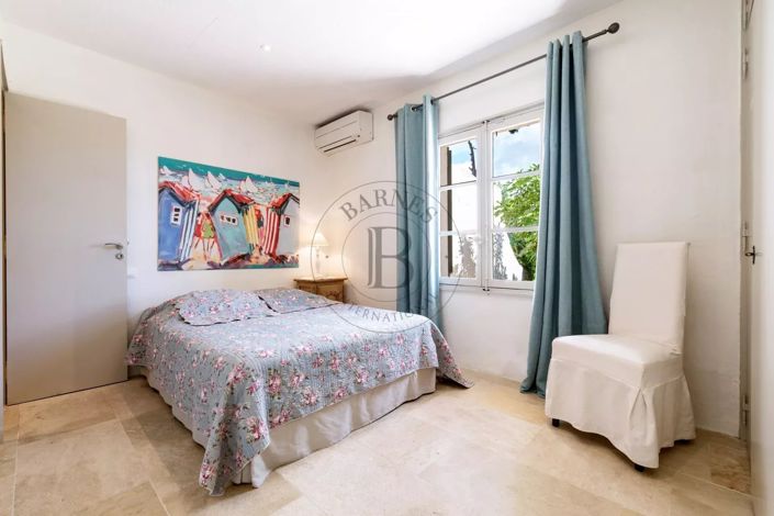 Image No.17-4 Bed House for sale