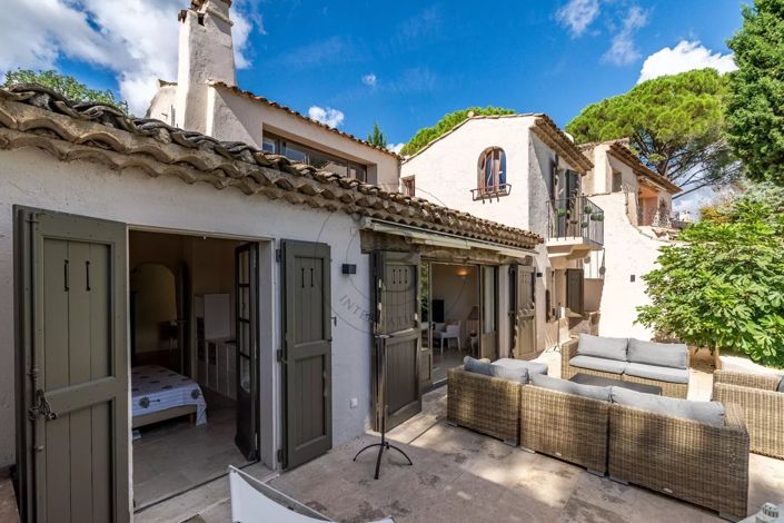 Image No.21-4 Bed House for sale