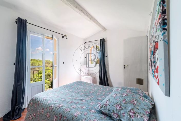 Image No.6-4 Bed House for sale